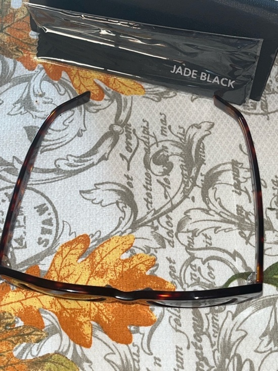 Jade Black Women\'s Tortoiseshell Sunglasses - Classic Frame main image 11